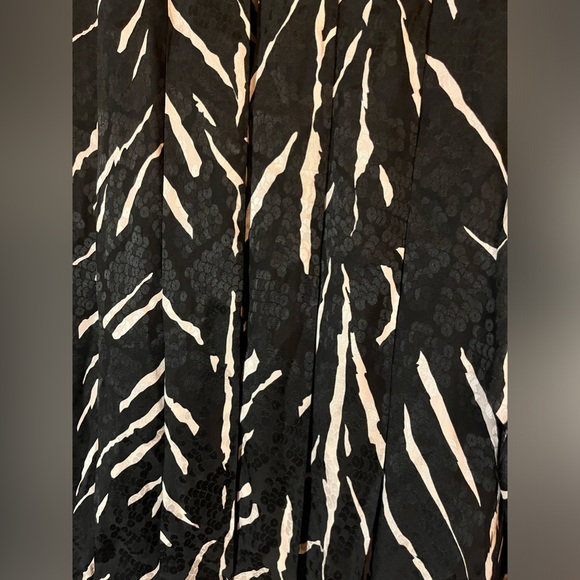 Vintage 80’s Jack Mulqueen black and white silk blouse - Picture 7 of 7